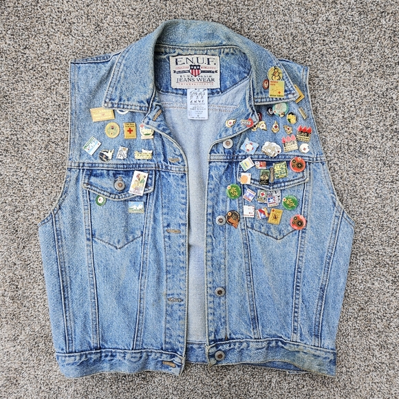 AMAZING Red Cross Pins Blood Drive Collection Denim Vest VTG Battle Jean Jacket - Picture 2 of 16